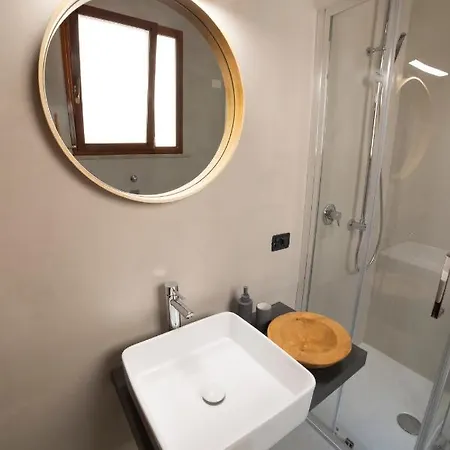 Omodei Rooms And Suite مارسالا